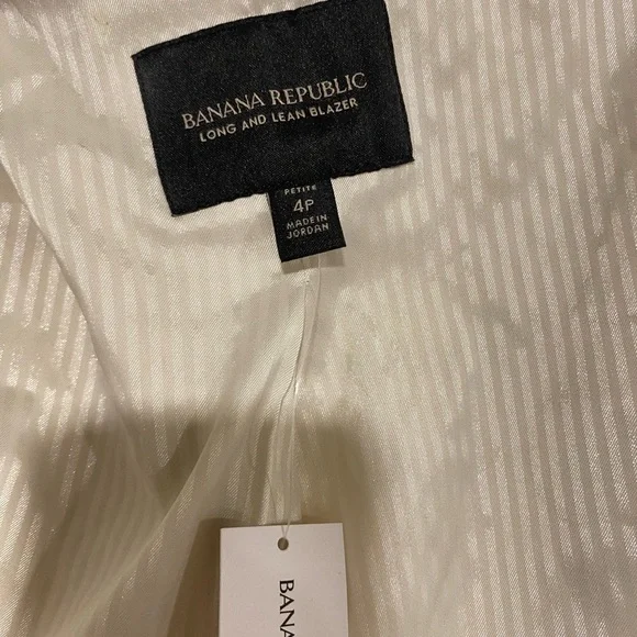 Banana Republic Cream Tailored Blazer long and lean- fit washable Bi-stretch 4 - Picture 5 of 6